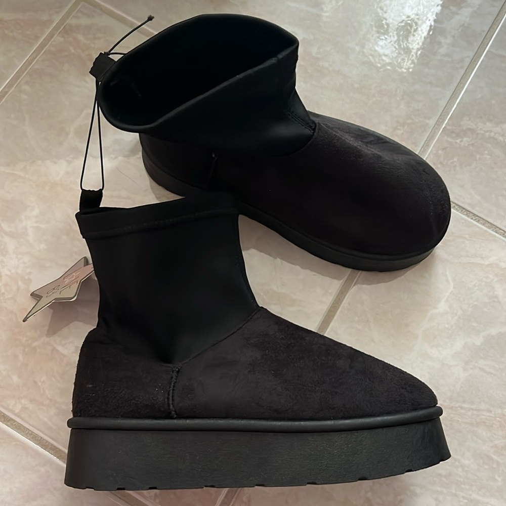 NWT black dipper platform faux suede boots (7) - Picture 2 of 6